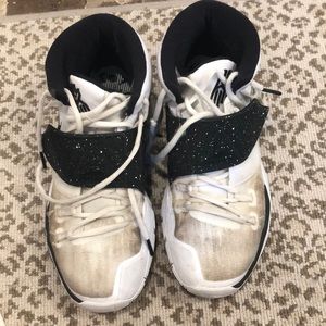 Women’s bball shoes